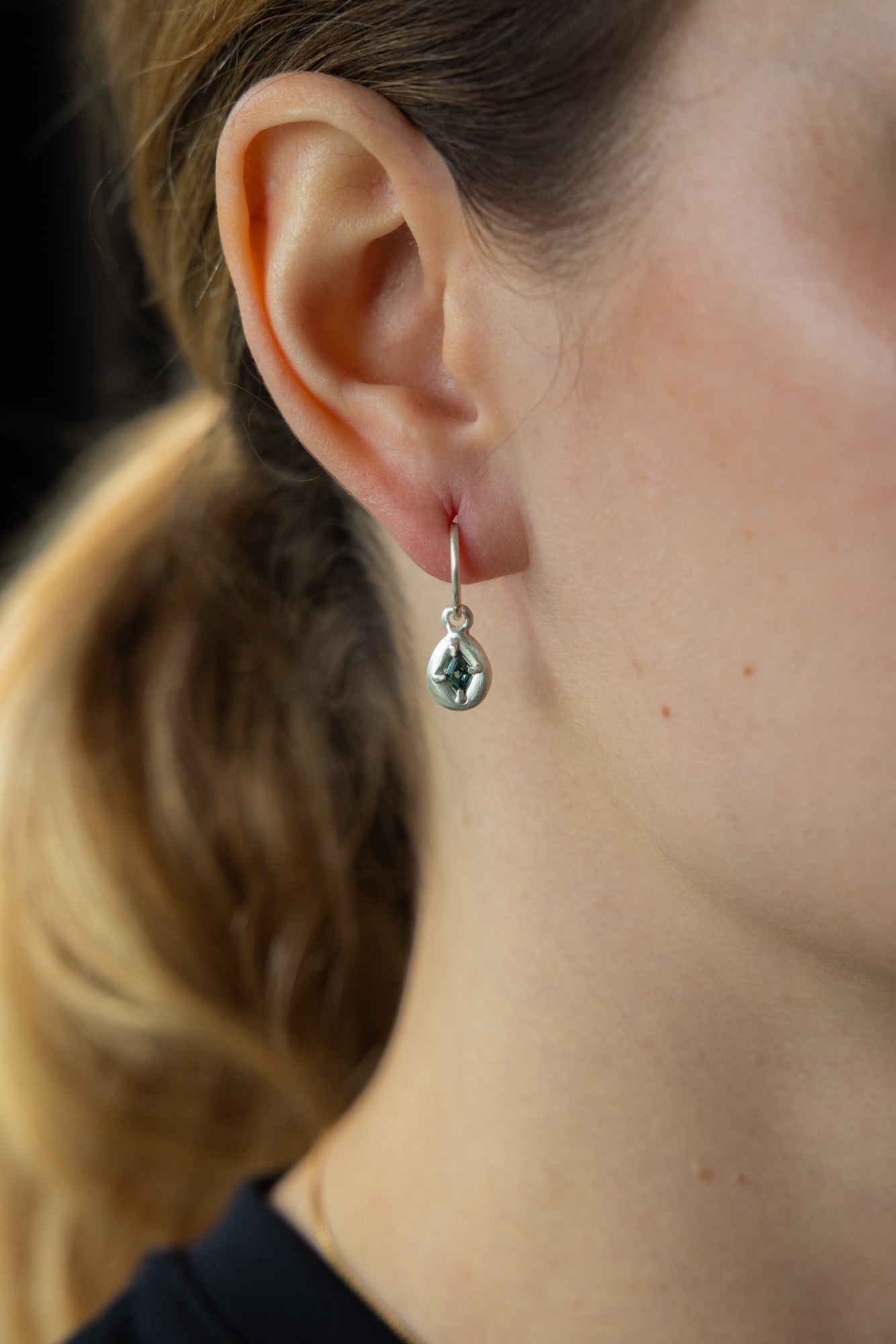 MISMATCH SAPPHIRE SLEEPERS NO.1 - SILVER - Neij Jewellery, Earrings