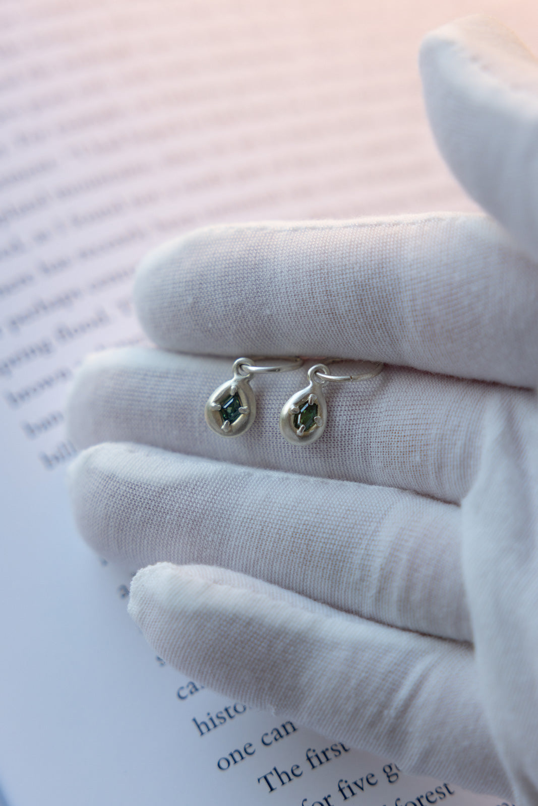 MISMATCH SAPPHIRE SLEEPERS NO.1 - SILVER - Neij Jewellery, Earrings