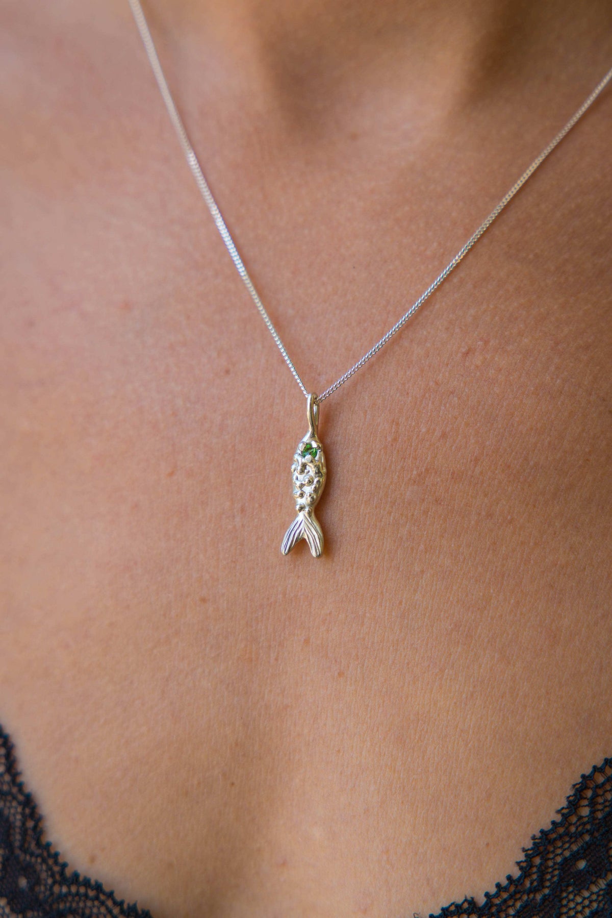 GARNET FISH - Neij Jewellery