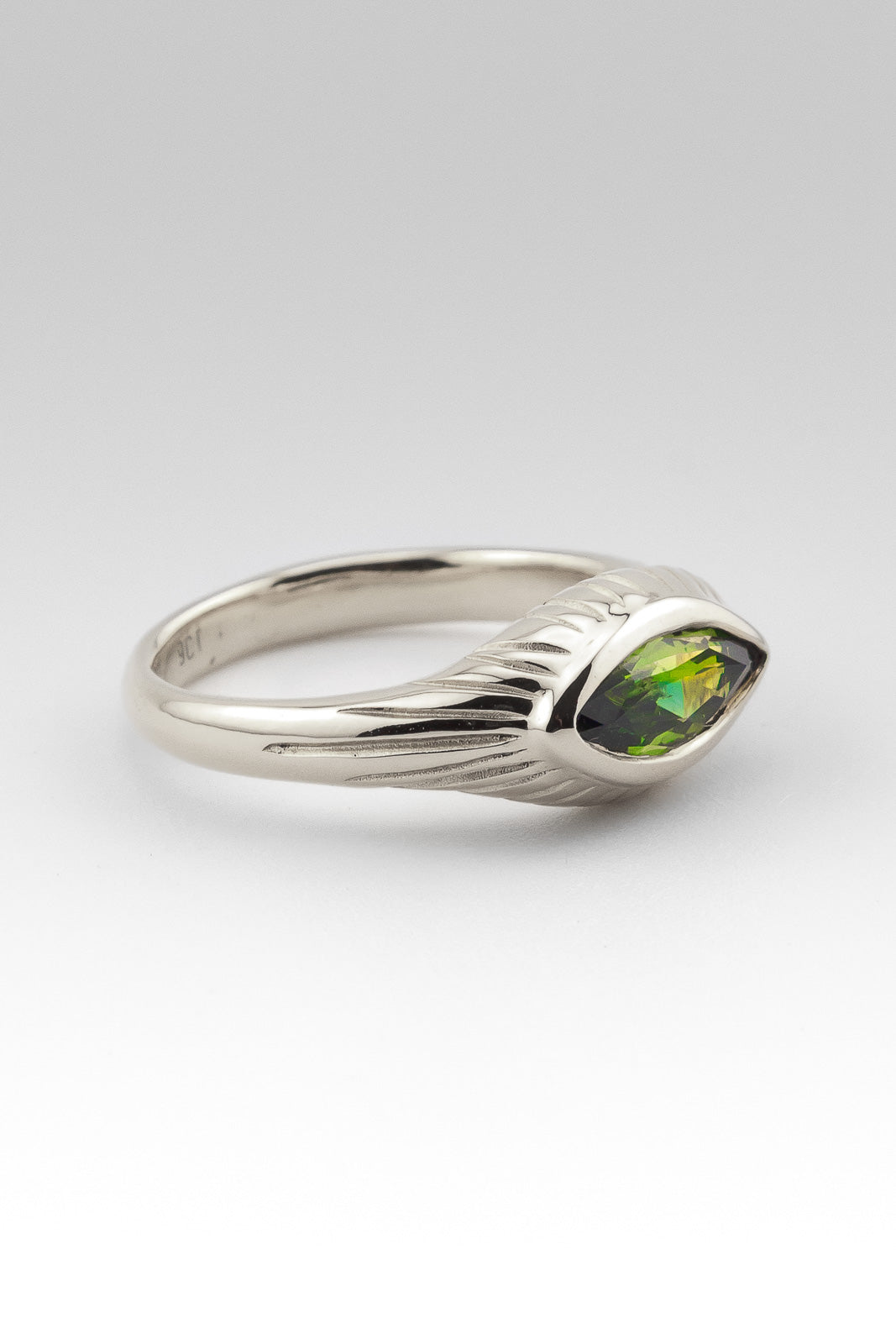 FILIPPA | SAPPHIRE | WHITE GOLD - Neij Jewellery, Rings