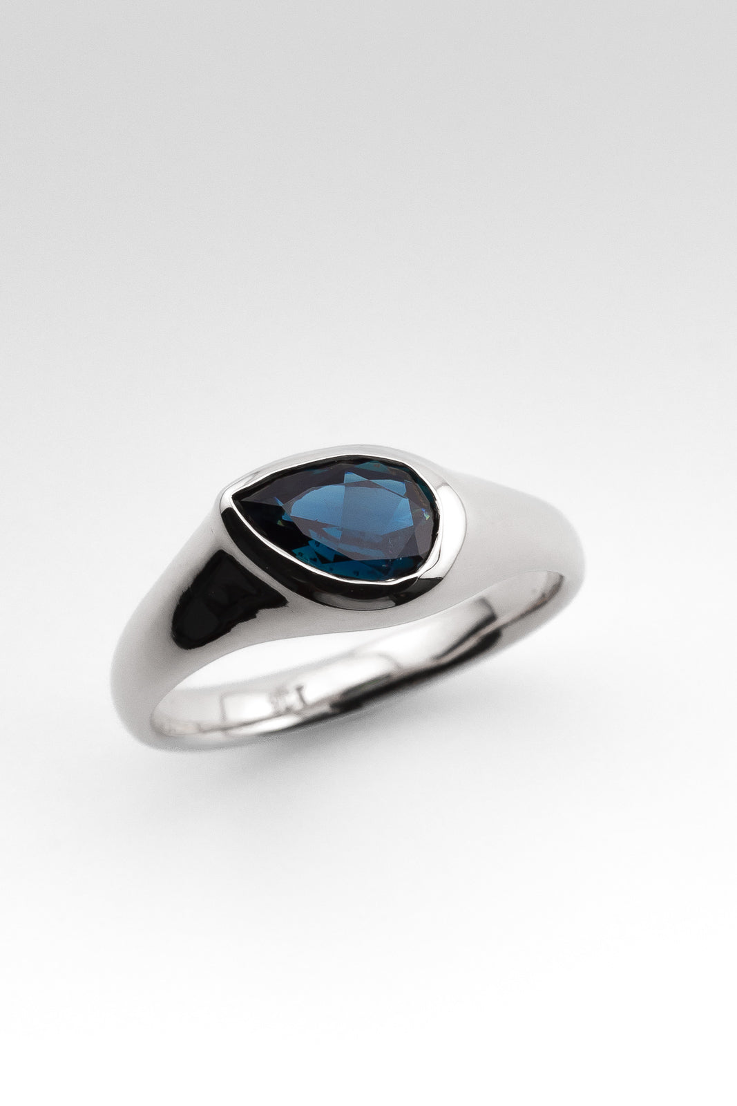 VINO no.2 | WHITE GOLD