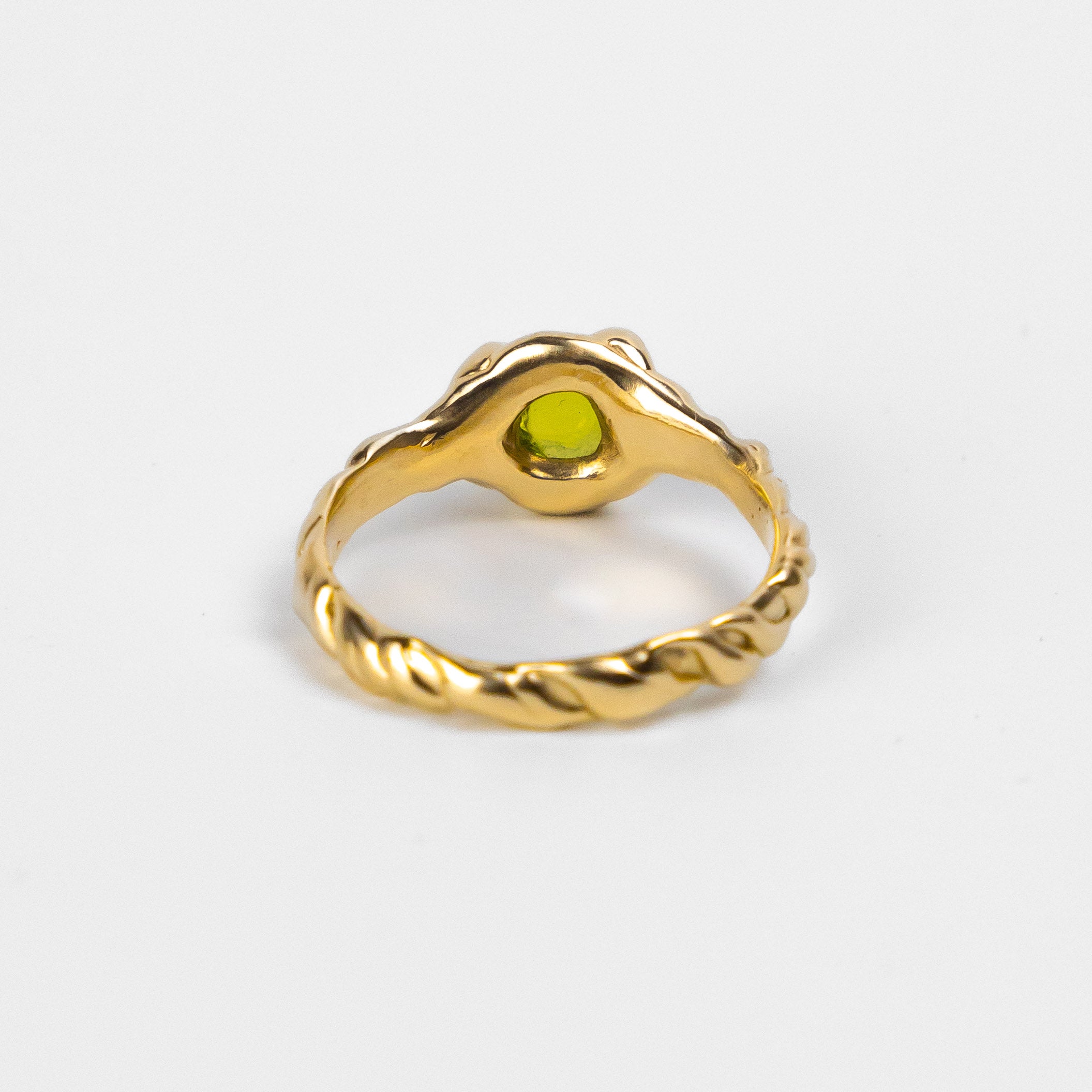 PERIDOT WAVE RING - Size M