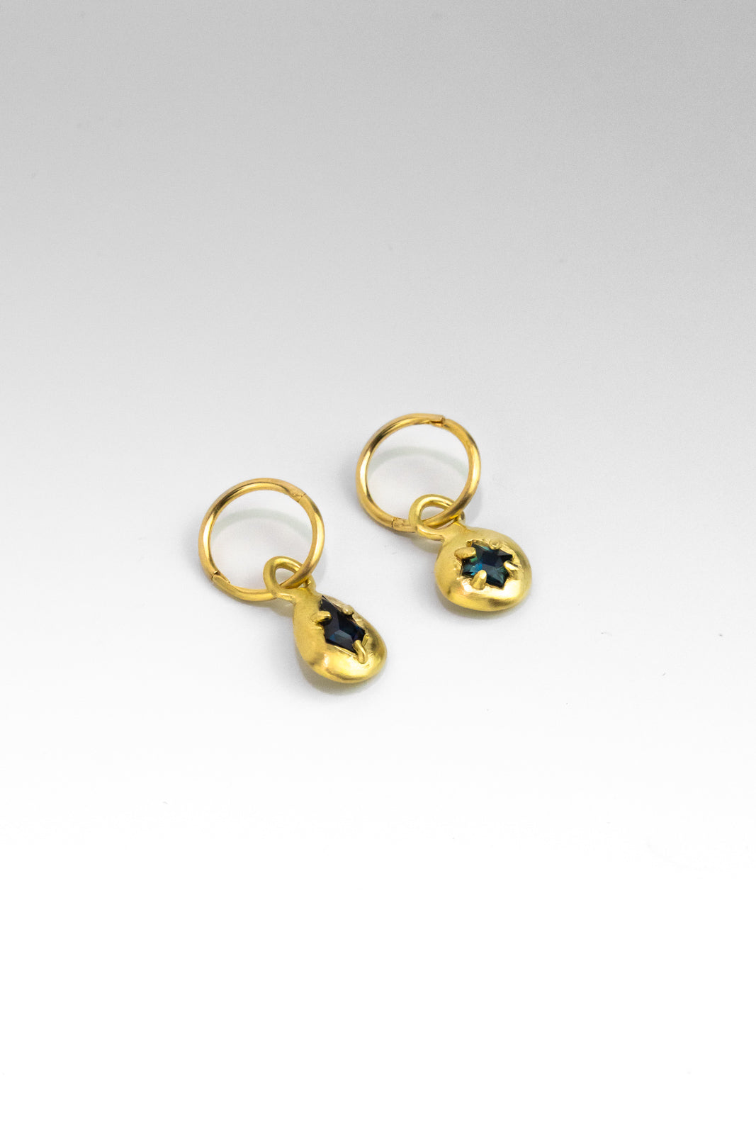 MISMATCH SAPPHIRE SLEEPERS - GOLD - Neij Jewellery, Earrings
