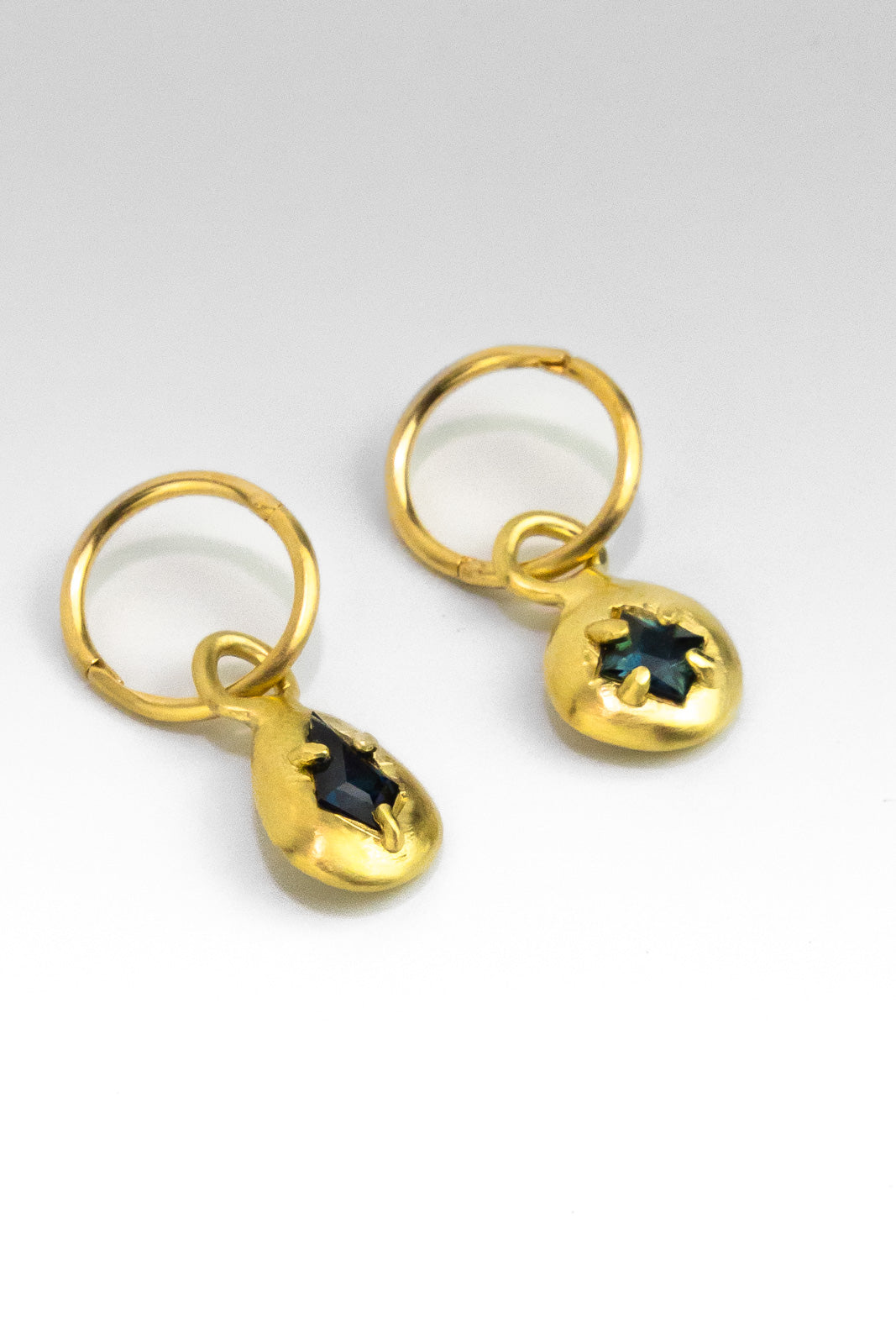 MISMATCH SAPPHIRE SLEEPERS - GOLD - Neij Jewellery, Earrings
