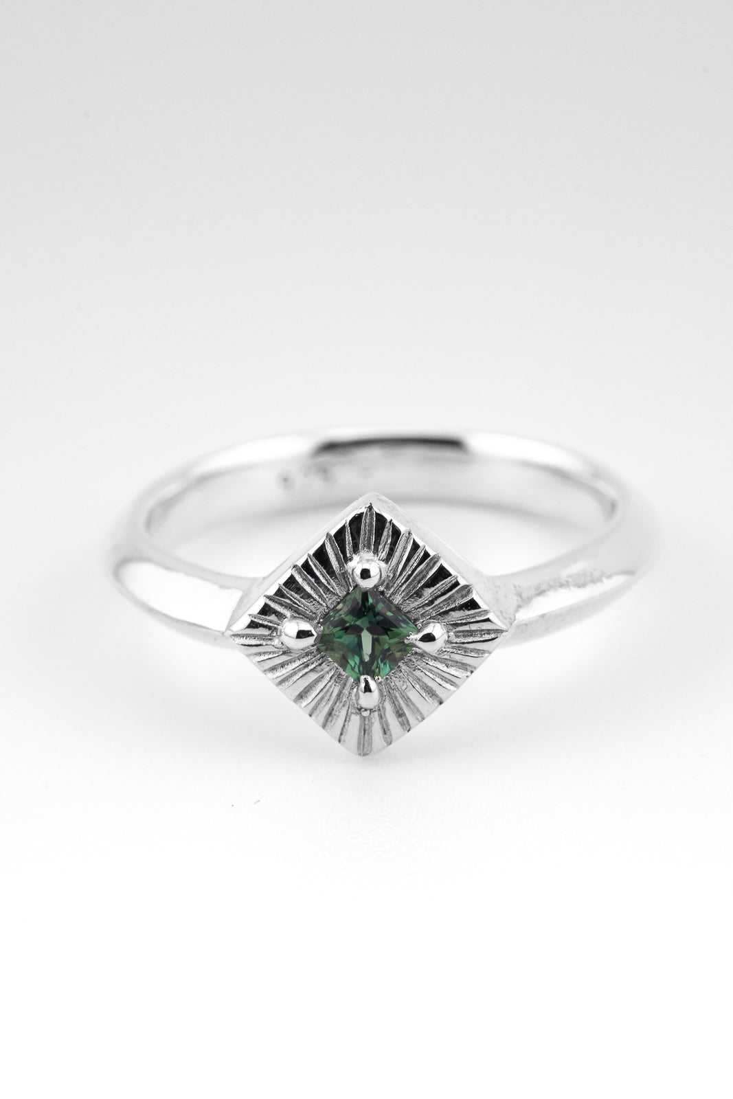 MERIDIAN | SILVER