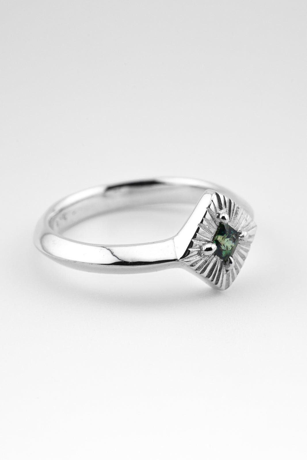 MERIDIAN | SILVER