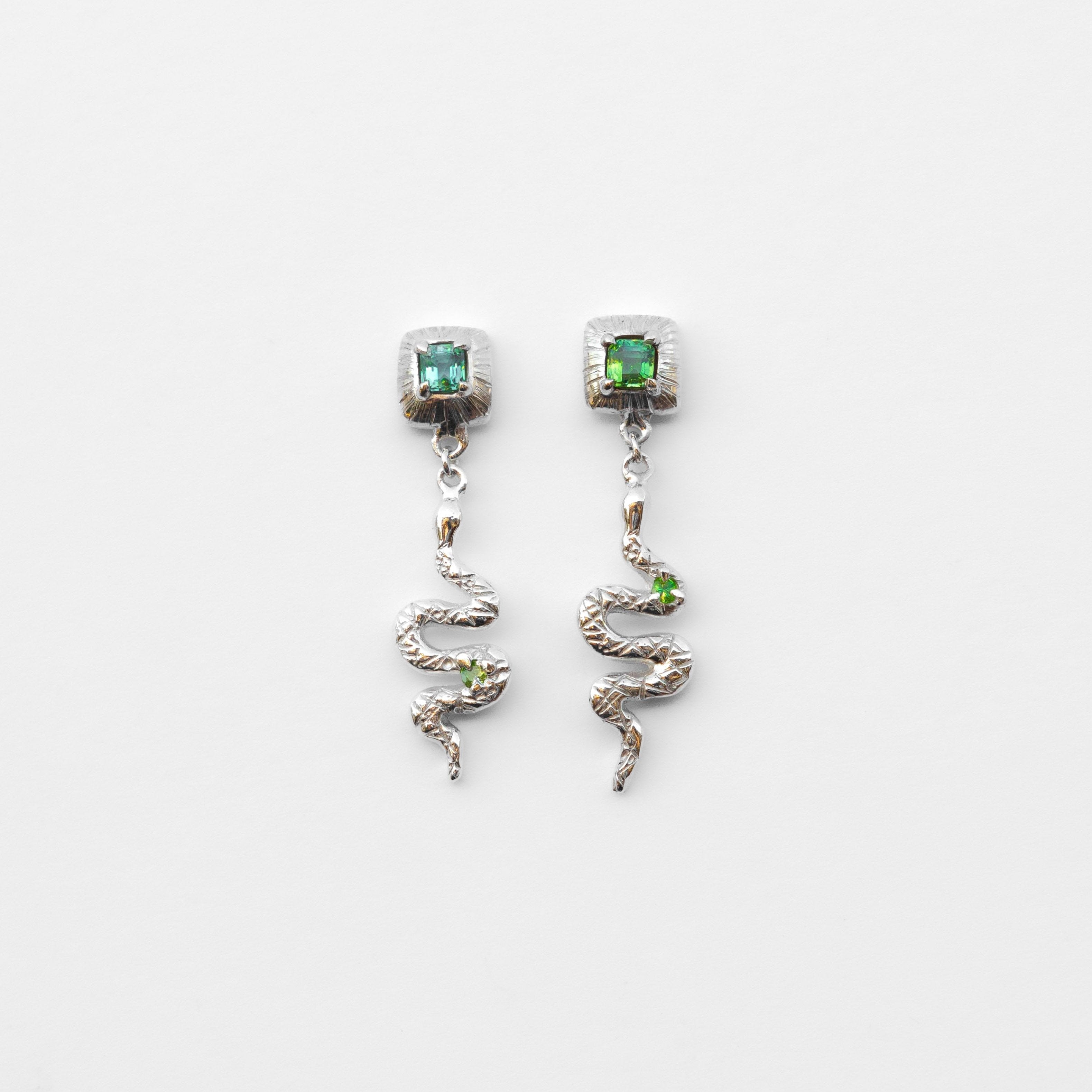 SERPENT STUDS