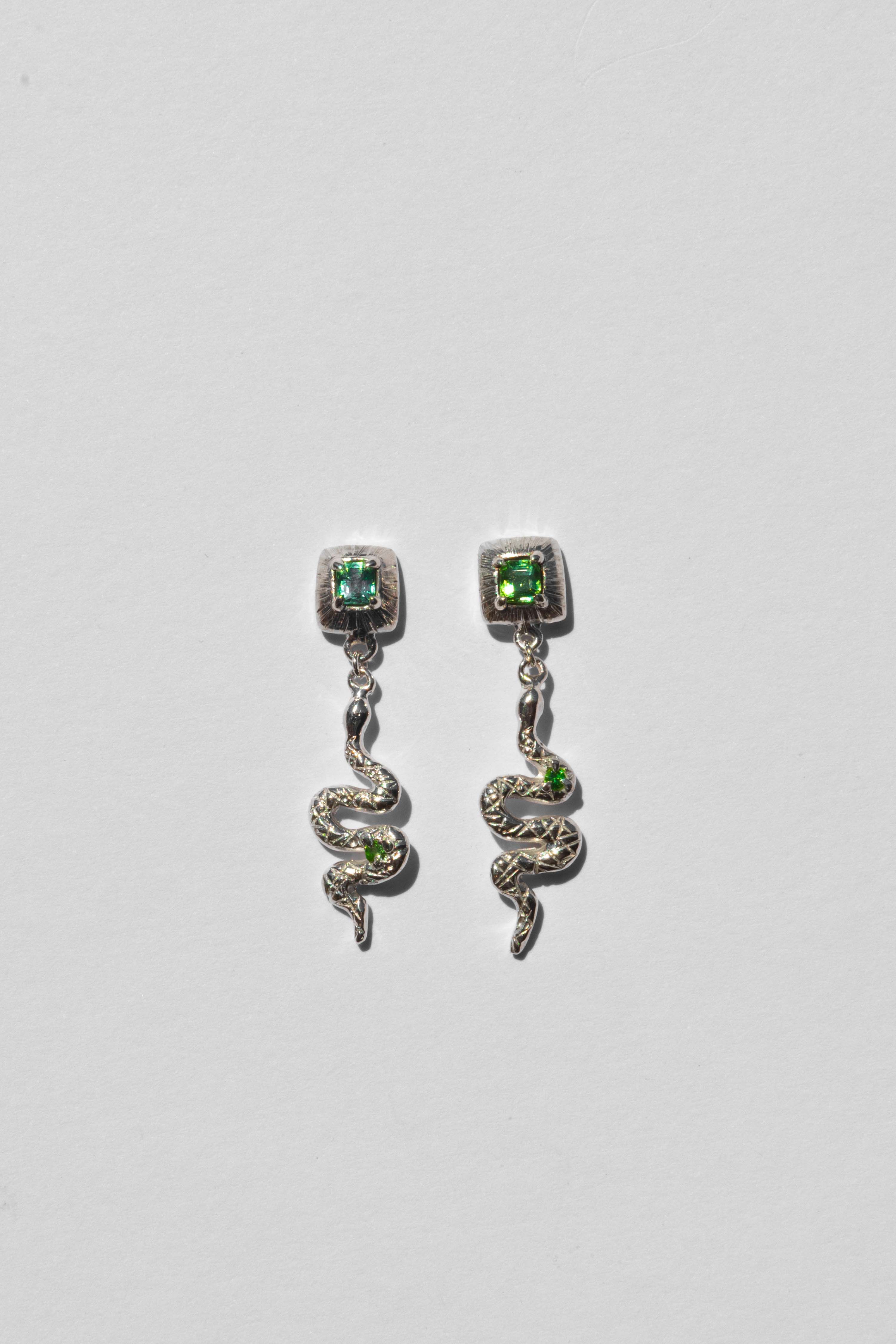 SERPENT STUDS